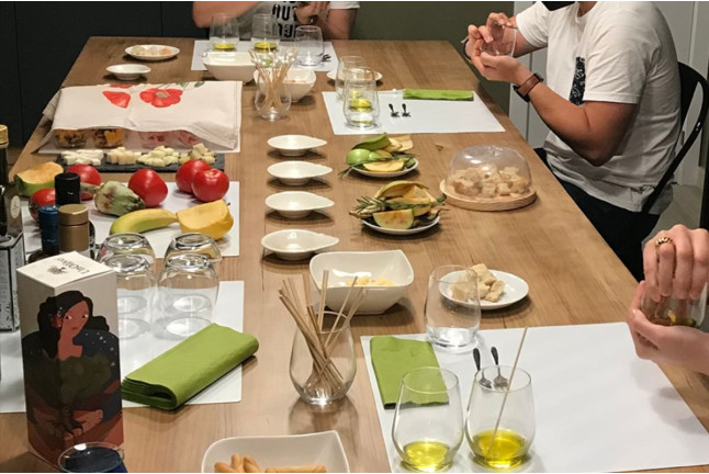 Cata Gourmet de Aceite de Oliva Virgen Extra en Oleoteca Alma de AOVE (Madrid)