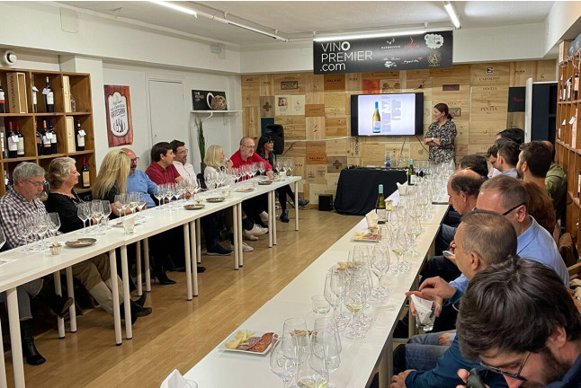 Cata de Vino de Bodega con Aperitivo (Madrid)