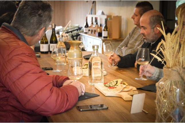 Cata de Vinos con Degustación en Finca Mas Perdut (Santa Oliva, Tarragona)