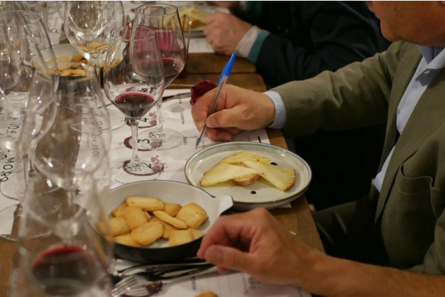 Cata de Vinos con Maridaje de Tapas para dos (Málaga)
