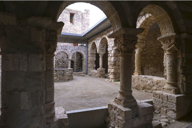 Visita a la Bodega El Jardí dels Sentits y Cata de Vinos en un Claustro Románico Milenario para dos (Sant Sebastià dels Gorgs, Barcelona)