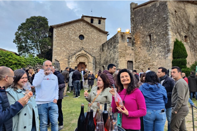 Visita a la Bodega El Jardí dels Sentits y Cata de Vinos en un Claustro Románico Milenario para dos (Sant Sebastià dels Gorgs, Barcelona)