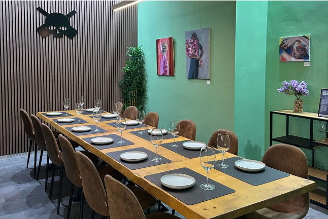 Cata de Vinos con Maridaje de Tapas en Vinópatas (Sevilla)