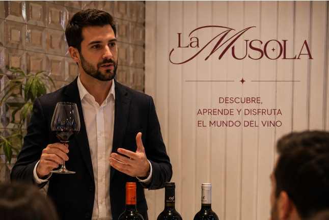 Cata de Vinos con Maridaje de Queso en La Musola (Madrid)