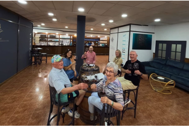 Cata de Vinos Submarinos en Tierra para dos en Bodegas Undersea (Murcia)