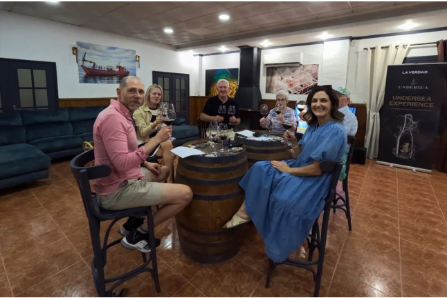 Cata de Vinos Submarinos en Tierra para dos en Bodegas Undersea (Murcia)