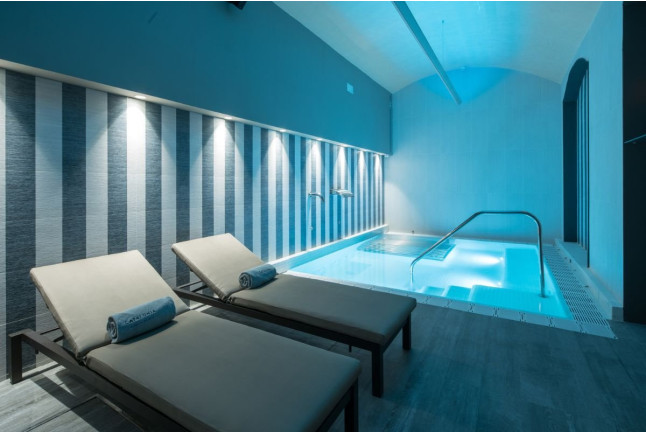 Circuito Spa, Masaje y Comida en Hotel Catalonia Plaza Catalunya 4* (Barcelona)