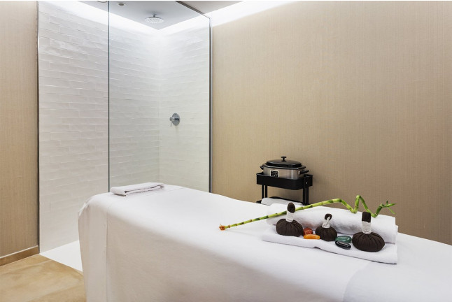Desayuno, Circuito Spa y Masaje en Hotel Catalonia Santa Justa 4* (Sevilla)