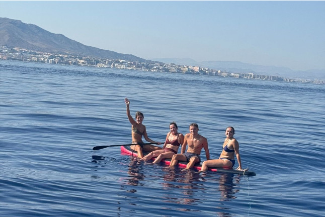 Salida en Catamarán con Degustación de Tapas Españolas, Actividades y Avistamiento de Delfines (Benalmádena, Málaga)