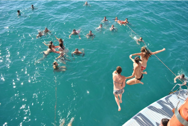 Excursión en Catamarán con Comida y Baño (Gandía, Valencia)
