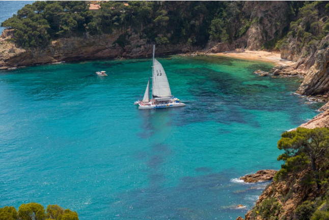 Salida en Catamarán, Snorkel y Barbacoa (Lloret, Girona)
