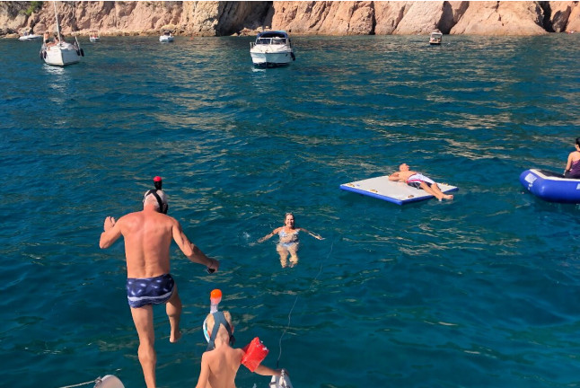 Salida en Catamarán, Snorkel y Barbacoa (Lloret, Girona)