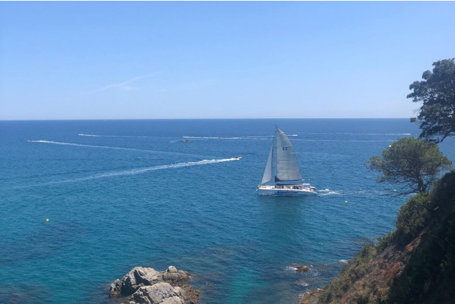 Salida en Catamarán, Snorkel y Barbacoa (Lloret, Girona)