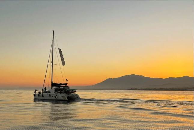 Salida Compartida en Catamarán al Atardecer (Marbella, Málaga)
