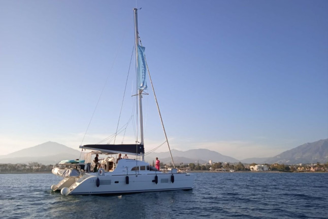 Salida Compartida en Catamarán al Atardecer (Marbella, Málaga)