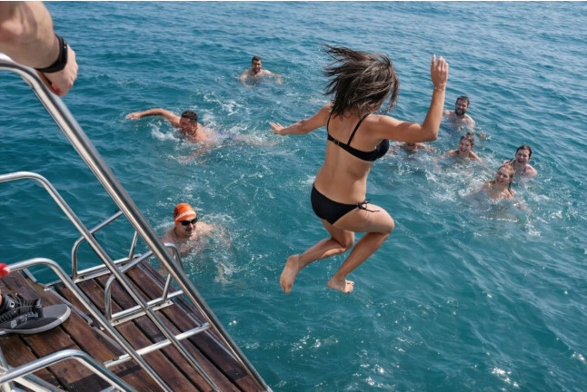 Salida en Catamarán Serenity (Benalmádena, Málaga)