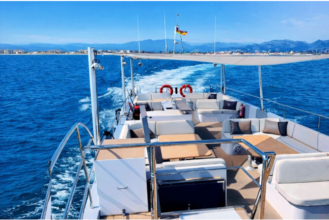 Salida en Catamarán Serenity (Benalmádena, Málaga)