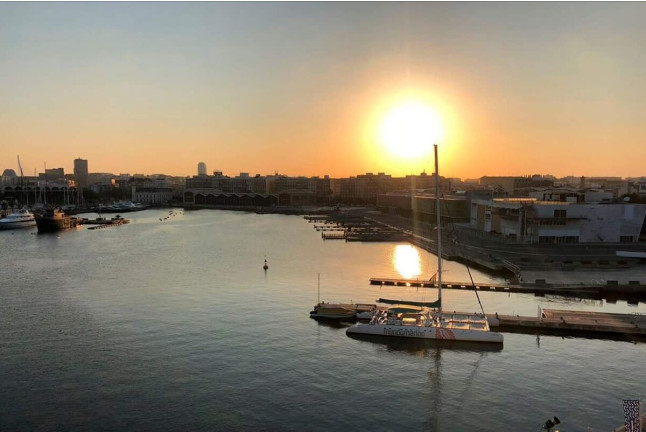 Puesta de Sol en Catamarán con Copa de Cava (Valencia)