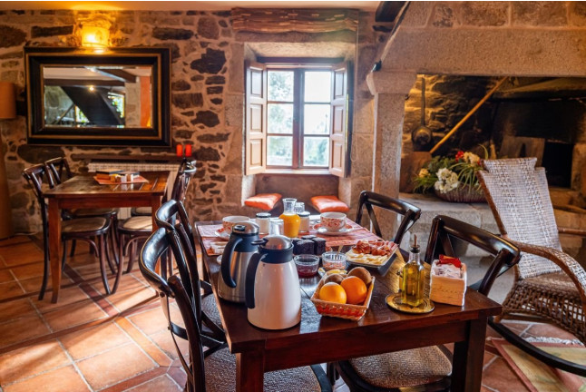 Escapada de 2 Noches con Desayuno en Casal dos Celenis (Caldas de Reis, Pontevedra)
