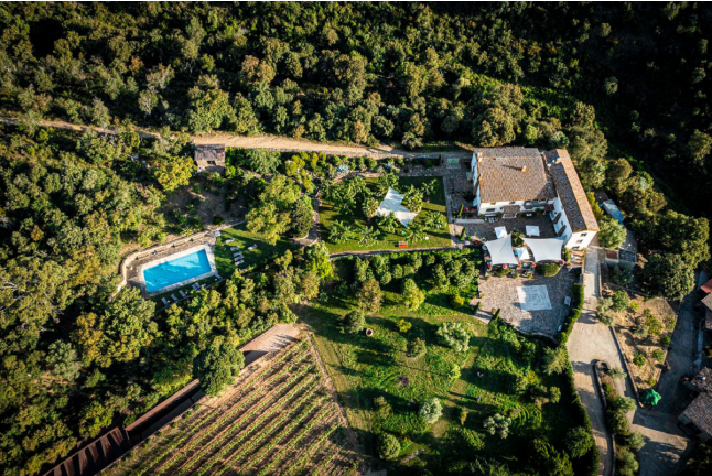 Visita Guiada al Celler Brugarol con Degustación de Vinos, Aceites y Productos B para dos en Finca Bell-Lloc (Palamós, Girona)