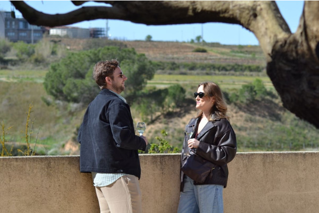 Taller "Crea tu Cava": Visita, Cata y Taller de Degüelle para dos en Artcava - Celler Can Batlle (Avinyó Nou, Barcelona)