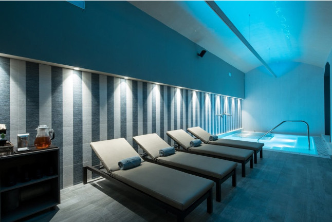 Circuito Spa, Masaje y Cena en Hotel Catalonia Plaza Catalunya 4* (Barcelona)