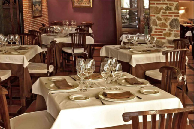 Cena Romántica con Spa en Hotel & Spa Villa de Mogarraz 4* y Vuelo en Globo para dos (Salamanca)