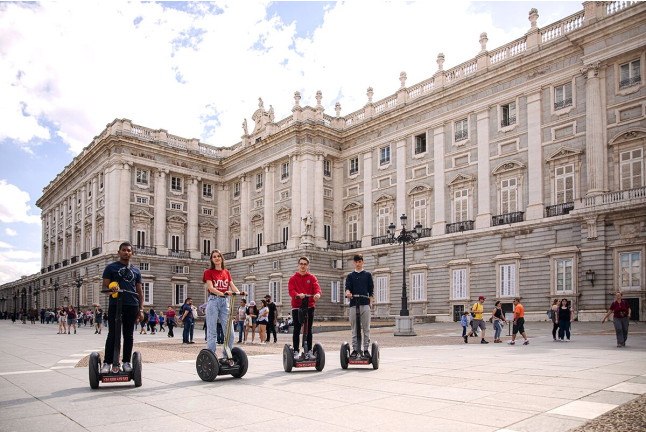 Tour en Segway por el centro de Madrid o por el Parque del Retiro (Madrid)