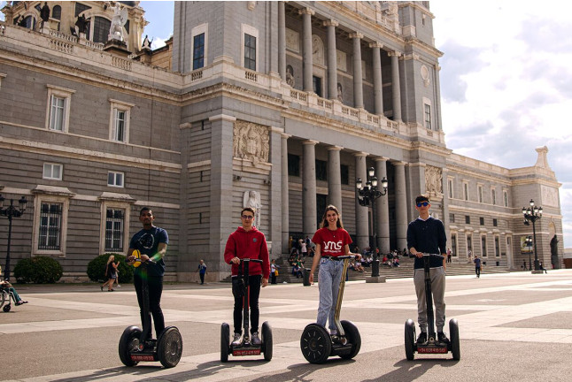 Tour en Segway por el centro de Madrid o por el Parque del Retiro (Madrid)