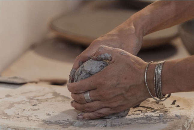 Taller de Cerámica: Art and Wine (Barcelona)
