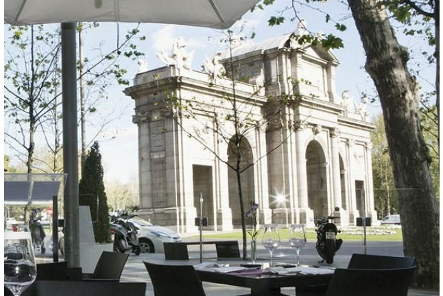 Masaje y Comida o Cena para dos en Hospes Puerta de Alcalá 5* (Madrid)