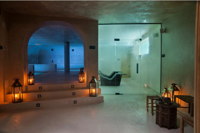 Escapada de 2 Noches con Spa, Botella de Cava y Bombones en Habitat Cigüeña Negra (Valverde del Fresno, Cáceres)