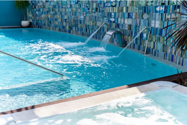 Circuito Spa y Cena para dos en Alàbriga Hotel & Home Suites 5* GL (Sant Feliu de Guíxols, Girona)