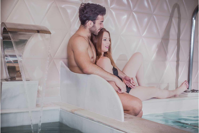 Circuito Spa y Masaje Relajante para dos en Agua y Salud (Sevilla)