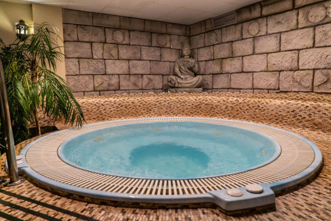 Circuito Spa Privado para dos en Hotel Spa Cádiz Plaza 4* (Cádiz)
