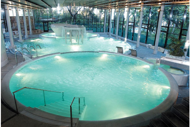 Spa "Aquatonic" para dos en Hotel Termes de Montbrió 4* (Tarragona)