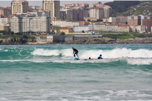 Clase Grupal de Surf (A Coruña)