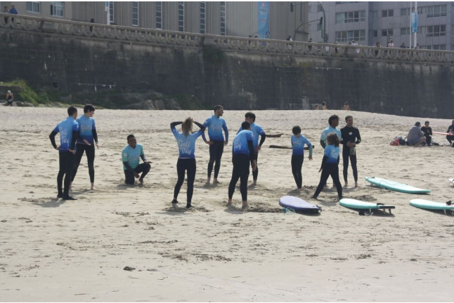 Clase Grupal de Surf (A Coruña)