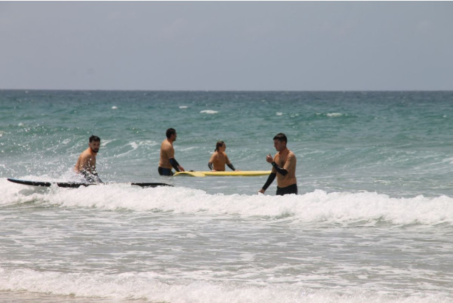 Clase de Surf en Pareja (Zahara de los Atunes, Cádiz)