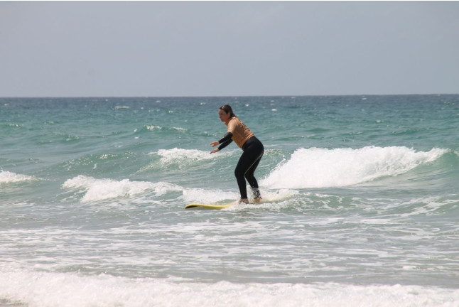 Clase de Surf en Pareja (Zahara de los Atunes, Cádiz)
