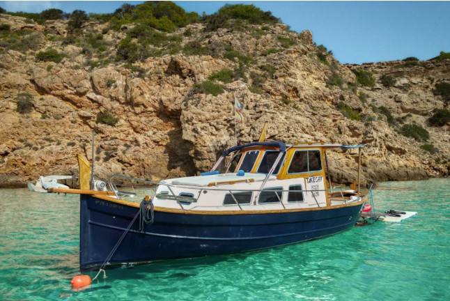 Salida Privada en Barco para dos: Classic Boat Tour (Portmany, Ibiza)