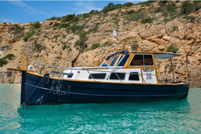 Salida Privada en Barco para dos: Classic Boat Tour (Portmany, Ibiza)