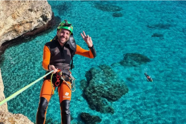 Aventura de Coasteering en el Mar del Este (Cala Romàntica, Mallorca)