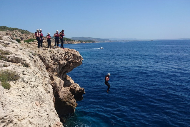 Aventura de Coasteering en el Mar del Este (Cala Romàntica, Mallorca)