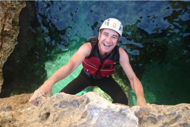 Aventura Familiar de Coasteering Norte por el Mar (Alcudia, Mallorca)