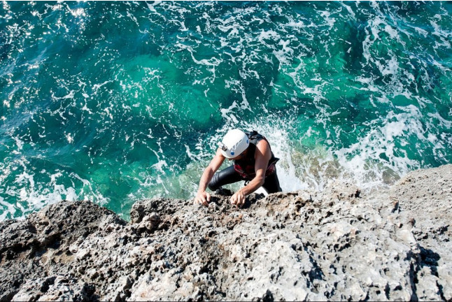 Aventura Familiar de Coasteering Norte por el Mar (Alcudia, Mallorca)