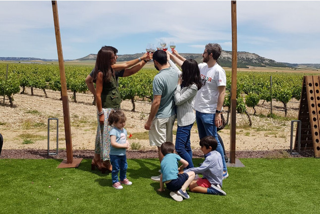 Visita Carredueñas a Concejo Bodegas con Cata de Vinos y Tapas (Valoria la Buena, Valladolid)
