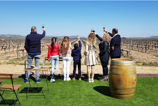 Visita Carredueñas a Concejo Bodegas con Cata de Vinos y Tapas (Valoria la Buena, Valladolid)