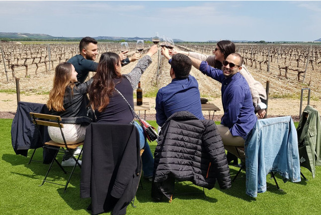 Visita Carredueñas a Concejo Bodegas con Cata de Vinos y Tapas (Valoria la Buena, Valladolid)