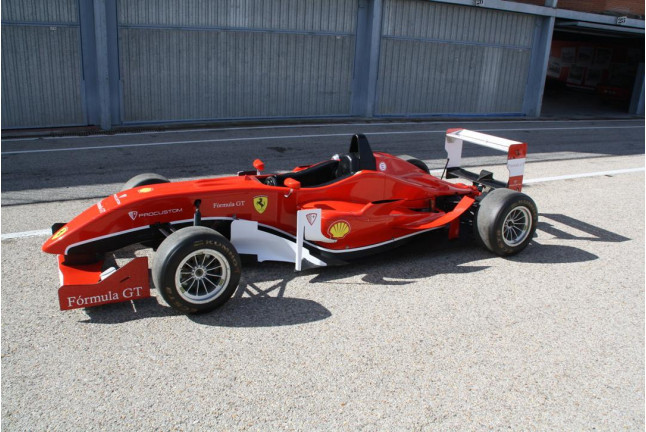 Piloto por un día en el Aeródromo Loring y Conducir un Formula 2.0 en Circuito de Jarama (Madrid)